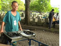 Nenek Sarmi Berjuang Hidupi 4 Cucu yang Ditelantarkan, Kamu Bisa Bantu