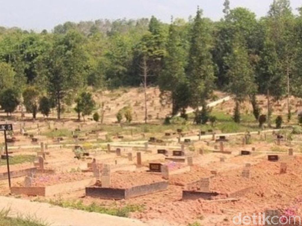 Lahan Kuburan COVID-19 di Palembang Digusur untuk Tol Trans Sumatera Lahan Kuburan COVID-19 di Palembang Digusur untuk Tol Trans Sumatera