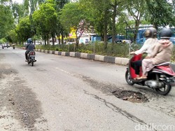 Jalan Berlubang di Banda Aceh Butuh Perhatian Serius!