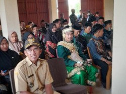 Viral Pengantin di Mamuju Tinggalkan Resepsi Pernikahan demi Pelantikan PPS