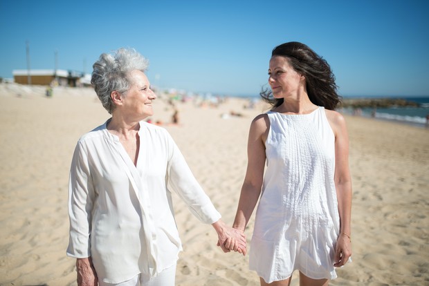 Menantu dan ibu mertua. Foto: pexels.com/Kampus Production