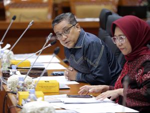 Komisi X DPR Desak Dugaan Kades Magetan Cabuli Mahasiswi Diusut Pakai UU TPKS Komisi X DPR Desak Dugaan Kades Magetan Cabuli Mahasiswi Diusut Pakai UU TPKS