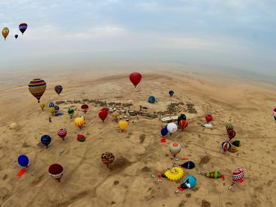 Meriahnya Festival Balon Udara di Gurun Qatar