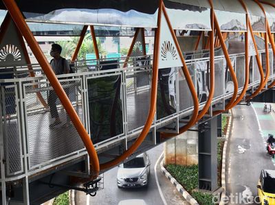 Meski Belum Diresmikan, Skywalk Kebayoran Tetap Bisa Digunakan