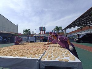 Kerupuk Puli Buatan Napi Lapas Blitar Tembus Pasar Hong Kong Kerupuk Puli Buatan Napi Lapas Blitar Tembus Pasar Hong Kong