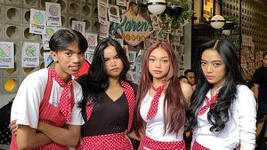 Begini Juteknya Naura Ayu Saat Jadi Pelayan di Karens Diner