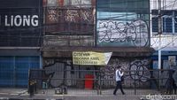 Penampakan Gedung Perkantoran-Ruko di Jakarta yang Sepi Bak Kuburan