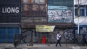 Penampakan Gedung Perkantoran-Ruko di Jakarta yang Sepi Bak Kuburan