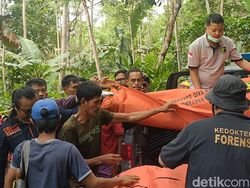 Jasad Siti Korban Wowon Cs Dibawa ke RS Kramat Jati