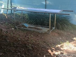 Proses Pembongkaran Makam Siti Korban Wowon Cs