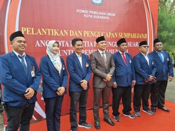 Lantik 459 PPS Pemilu 2024, Walkot Eri Minta Warga Pakai Hak Pilih-ASN Netral