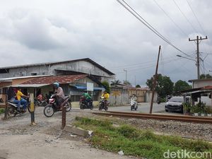 Pengendara Motor Tewas Tertabrak Kereta Api di Rel Tanpa Plang di Medan