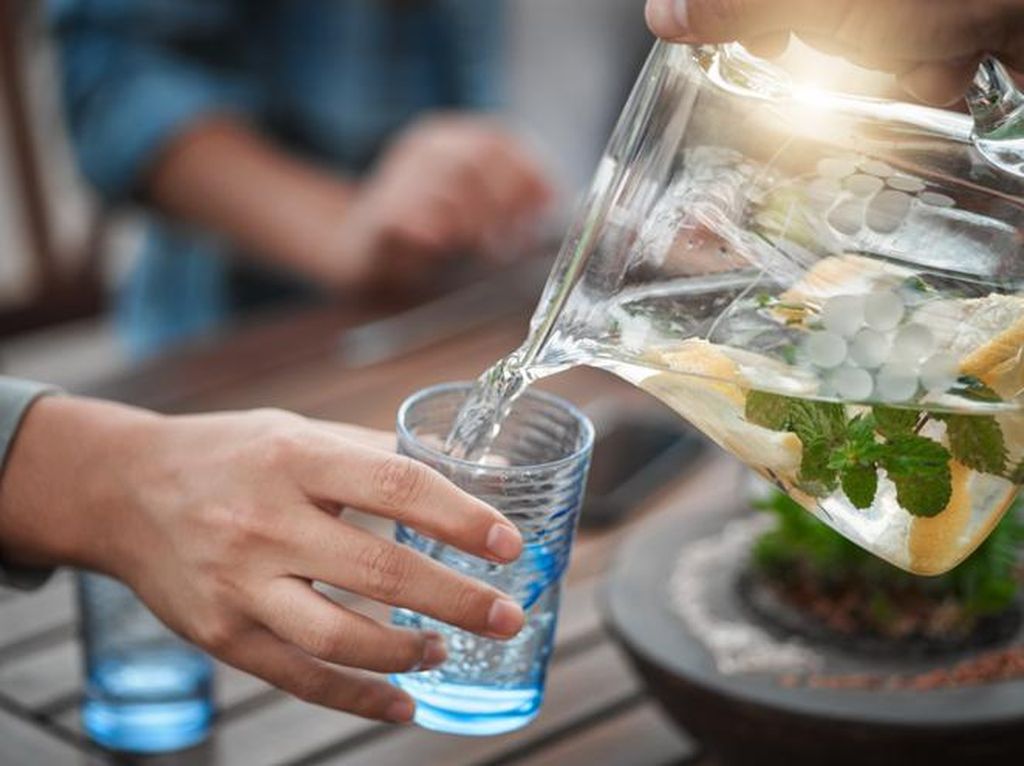 Air Putih Lebih Disarankan untuk Berbuka Dibanding Minuman Manis Air Putih Lebih Disarankan untuk Berbuka Dibanding Minuman Manis