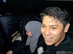 Tampil Mesra, Rizky Billar Klarifikasi Isu Keretakan Rumah Tangga