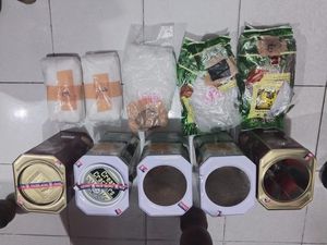 2 Wanita di Nunukan Selundupkan Sabu 5 Kg Lewat Kaleng Biskuit Ditangkap 2 Wanita di Nunukan Selundupkan Sabu 5 Kg Lewat Kaleng Biskuit Ditangkap