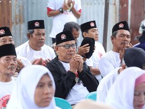 Relawan Ganjar Beri Bantuan Pengeras Suara-Pangan ke Warga Medan Area