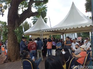 DKI Mulai Vaksinasi Booster Kedua, Sentra Vaksin di Balai Kota Ramai DKI Mulai Vaksinasi Booster Kedua, Sentra Vaksin di Balai Kota Ramai