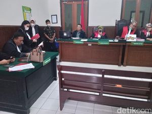 Kronologi Lengkap Pemukulan Mahasiswa Pakai Tongkat Baseball di Sidang Perdana Kronologi Lengkap Pemukulan Mahasiswa Pakai Tongkat Baseball di Sidang Perdana
