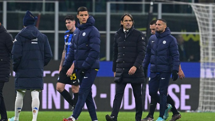 MILAN, ITALY - JANUARY 23:  Head coach of FC Internazionale Simone Inzaghi reacts during the Serie A match between FC Internazionale and Empoli FC at Stadio Giuseppe Meazza on January 23, 2023 in Milan, Italy. (Photo by Mattia Ozbot - Inter/Inter via Getty Images)