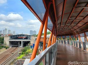 Foto: Skywalk Terpanjang di Jakarta