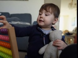 Bocah Jenius Ini Sudah Bisa Baca Sejak Usia 2 Tahun, Belajar dari Menonton TV