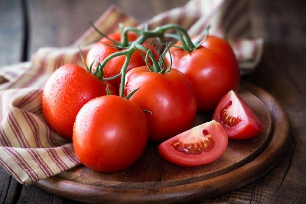 Tomat dapat membantu menurunkan berat badan