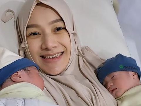 Ustaz Riza dan Indri Giana