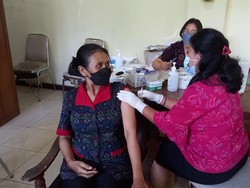 Vaksinasi Booster Kedua di Denpasar Sasar 200 Ribu Orang