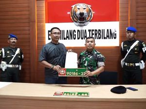 TNI AD Tarik Pelat Dinas Mobil yang Viral Hendak Isi Pertalite di SPBU Japek TNI AD Tarik Pelat Dinas Mobil yang Viral Hendak Isi Pertalite di SPBU Japek