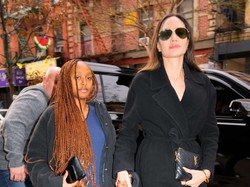 Putri Angelina Jolie-Brad Pitt Wisuda, Tak Lagi Pakai Nama Pitt