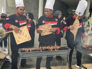 HUT ke-16 ICA Bakar 1600 Tusuk Sate dari 16 Propinsi