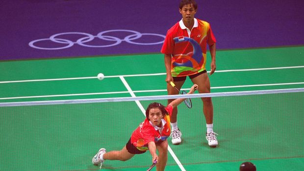 17 Sep 2000:  Suprianto Bambang and Zelin Resiana of Indonesia in action in the Mixed Doubles Badminton heats at The Sydney Olympic Pavilion during Day Two of the Sydney 2000 Olympic Games in Sydney, Australia.  Mandatory Credit: Michael Steele /Allsport