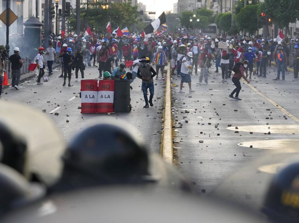 Demo di Peru Kian Memanas, 53 Orang Tewas Demo di Peru Kian Memanas, 53 Orang Tewas