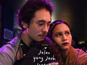 Kehangatan Aurora dan Sahabat di Final Trailer Film Jalan Yang Jauh Jangan Lupa Pulang Kehangatan Aurora dan Sahabat di Final Trailer Film Jalan Yang Jauh Jangan Lupa Pulang