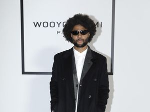 Gaya Serge Gnabry, Pemain Bayern Munich yang Dikritik ke Paris Fashion Week Gaya Serge Gnabry, Pemain Bayern Munich yang Dikritik ke Paris Fashion Week