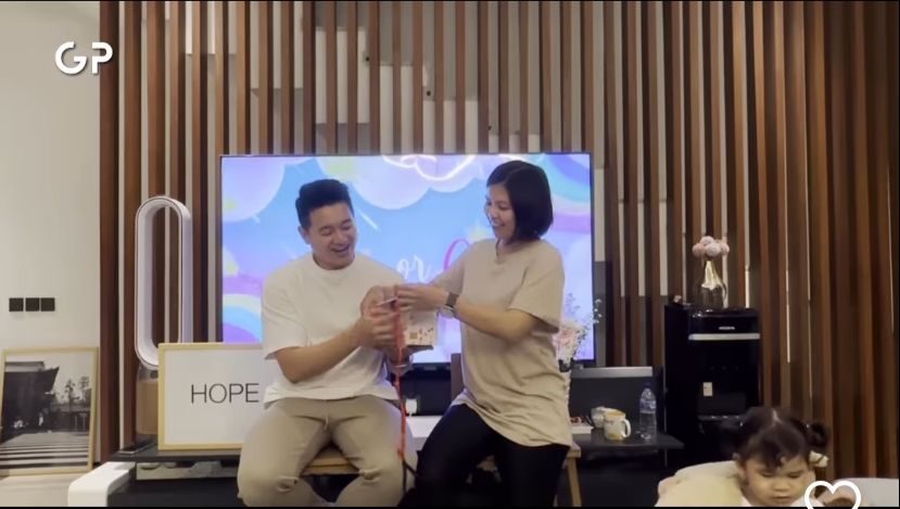 Greysia Polii dan Suami Umumkan Kehamilan Pertama Greysia Polii dan Suami Umumkan Kehamilan Pertama