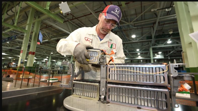 Honda dan GS Yuasa Bangun pabrik baterai lithium Ion.