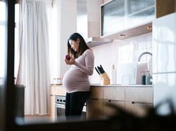 4 Kandungan Skincare yang Sebaiknya Dihindari Ibu Hamil