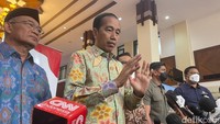 Jokowi Sentil Kader Posyandu usai Viral Bayi 7 Bulan Diberi Kopi Saset