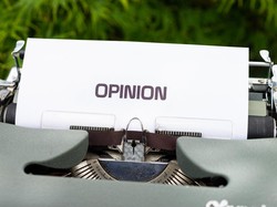 30 Contoh Kalimat Opini Beserta Arti dan Ciri-cirinya