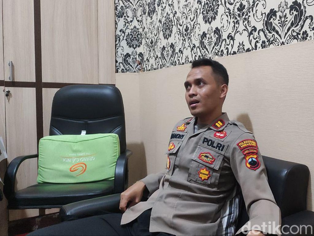 Priiit! Polisi Semarang Ini Ternyata Pernah Jadi Wasit Terbaik ISL 2014