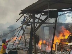 Dua Gudang, 2 Rumah, dan 3 Motor di Kampung Bandeng Jelak Pasuruan Terbakar