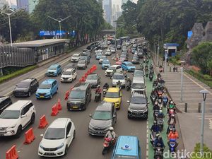 Cerita Driver Ojol Kena Macet di Sudirman Imbas Demo Depan Gedung DPR
