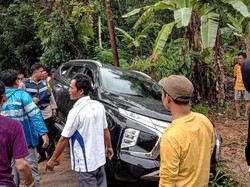 Pengacara di Sukabumi Jadi Korban Tewas Mobil Terperosok ke Parit