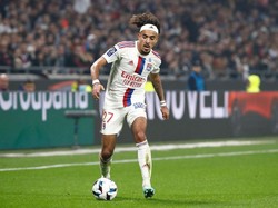 Azpilicueta Sudah Menua, Chelsea Incar Bek Muda Lyon