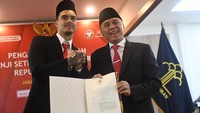 Sebelumnya, Ketua Umum PSSI Mochamad Iriawan mengungkapkan kalau Presiden RI Joko Widodo sudah mengeluarkan Keputusan Presiden (Keppres) buat Pattynama. Permohonan naturalisasi untuk Pattynama direstui orang nomor 1 Indonesia.  