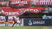 Perolehan poin Persija dan PSM masih berpotensi disalip oleh Persib Bandung. Maung Bandung mengoleksi 36 poin, baru bermain 18 kali. Tim asuhan Luis Milla itu menduduki peringkat keempat klasemen Liga 1.