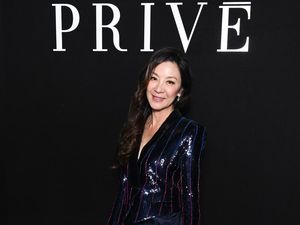 Ibunda Iseng Daftarkan Michelle Yeoh ke Miss Malaysia, Eh Ternyata Menang! Ibunda Iseng Daftarkan Michelle Yeoh ke Miss Malaysia, Eh Ternyata Menang!