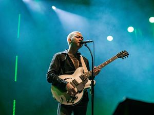 Album Solipsism Pamungkas Hadir Lagi Setelah Beberapa Tahun Hilang Album Solipsism Pamungkas Hadir Lagi Setelah Beberapa Tahun Hilang