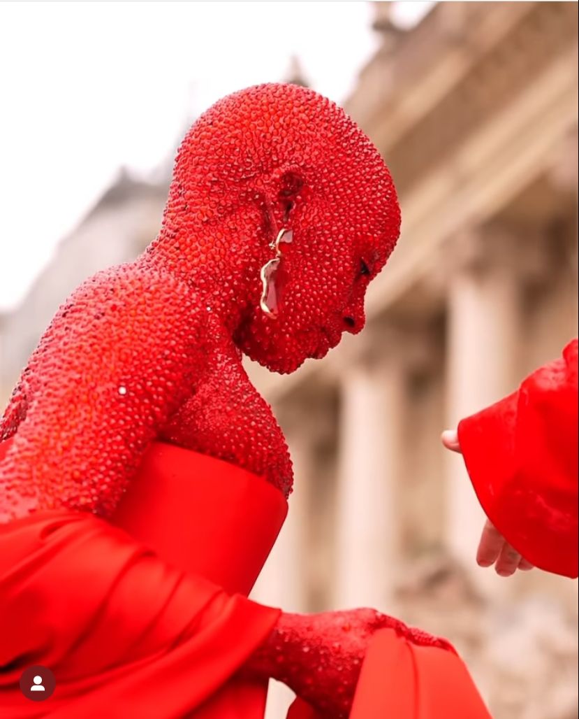 Penampilan Doja Cat di Paris Fashion Week Penampilan Doja Cat di Paris Fashion Week